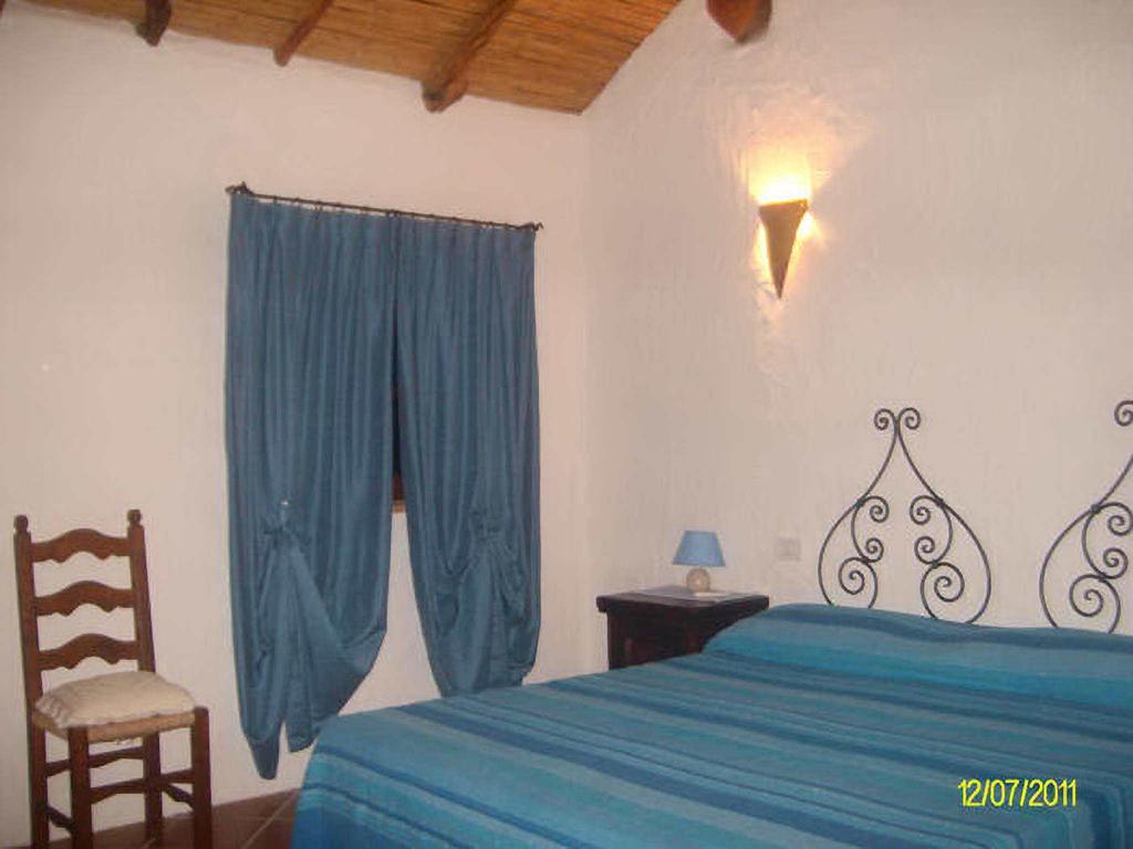 Agriturismo Spridda Bed and Breakfast Arzachena Habitación foto